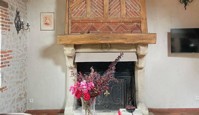 Cozy House with Shared Pool & Tennis Court – Near Chateaux de la Loire
