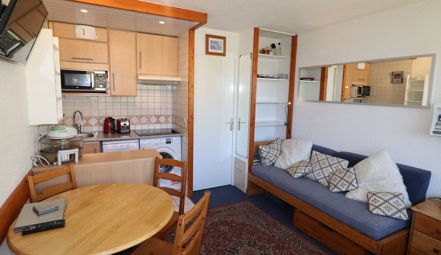 Cozy studio with balcony near slopes, WiFi included
