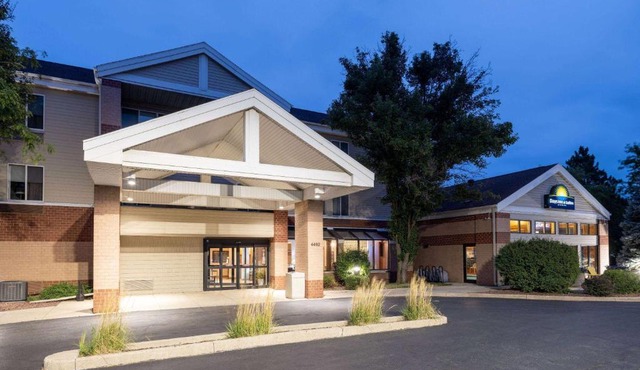 Days Inn & Suites by Wyndham Madison