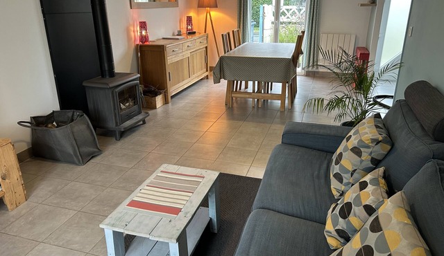 Detached single storey house near the beach