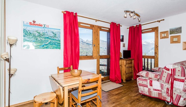 Divisible studio near slopes, 4 pers., parking, nice view