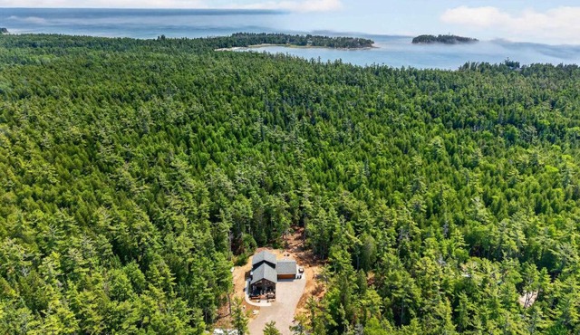 Dog Friendly home in Baileys Harbor near Cana Island Lighthouse