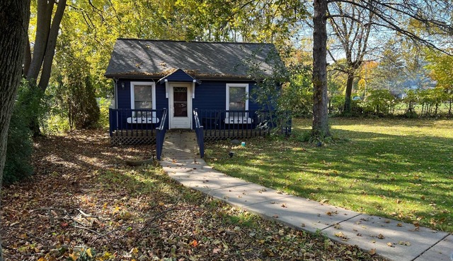 Downtown Lake Geneva Cottage Sleeps 5
