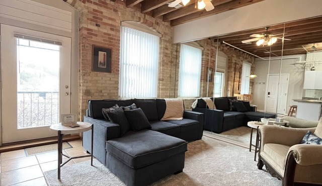Downtown Waterfront! Cozy Space in the heart of Grand Haven!