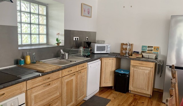 Duplex apartment in former dairy for up to 9 people, 25 minutes from the beach
