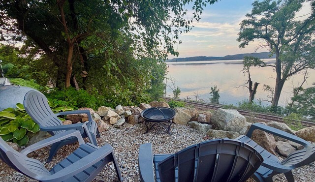 Eagles View Cottage- w/hot tub