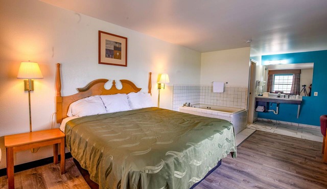 Economy Inn & Suites