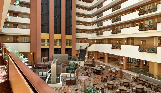 Embassy Suites by Hilton E Peoria Riverfront Conf Center