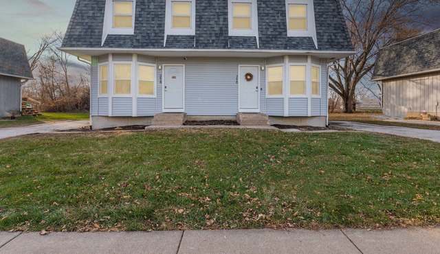Entire Duplex — Sleeps 14 Minutes to Downtown