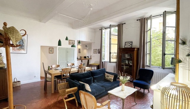 Exceptional 2-bedroom apartment in the Mazarin district