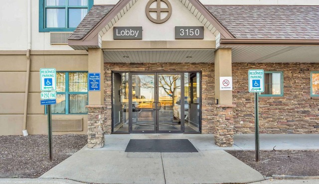 Extended Stay America Select Suites Chicago Downers Grove