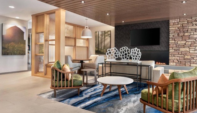 Fairfield Inn & Suites by Marriott Milwaukee West