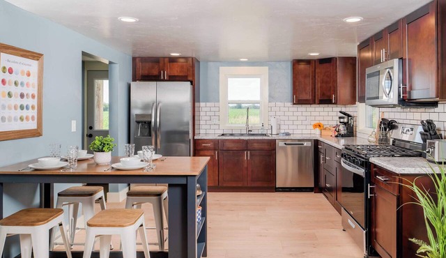 Family Waterfront Vacation 4BR, 3BA, Sleeps 12!