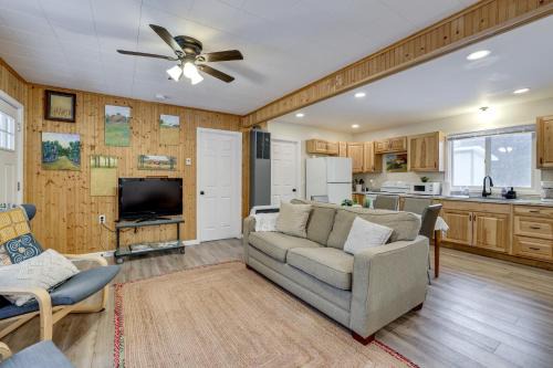 Fish, Bike & Hike! Wooded Irons Getaway Near River