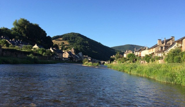 Au Bord de la Rivière, Charming gîte with private