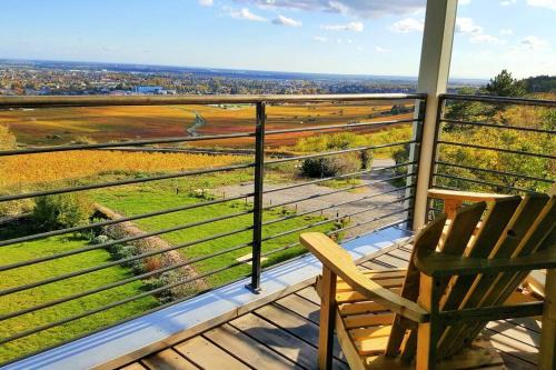 FULLY AIR-CONDITIONED, ENTIEREMENT CLIMATISEE La Maison de l'Ecu, charme et vue incroyable