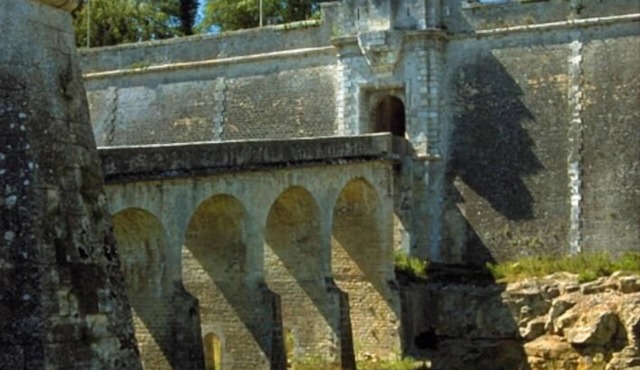 Gite DE Barbeau - Eyrans