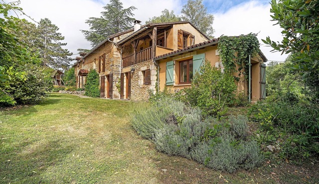 Gîte Les Loriots: Private Terrace, Wi-Fi, and Air Conditioning in Saint-Martin-des-Combes