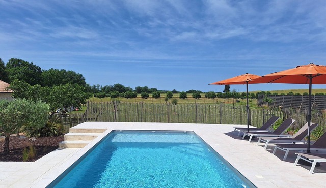 Gîte with Private Pool, Spa and Game Room
