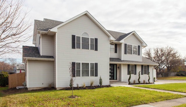 Grand 4-bedroom luxury house