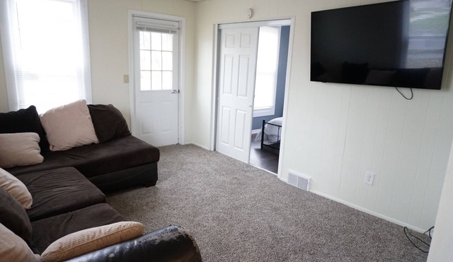 Great 2 Bedroom Near Starved Rock & Downtown Ottawa Dining