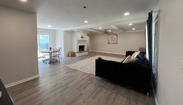 Great for family Cozy, Quiet and Fully Furnished Home in the Rockford area