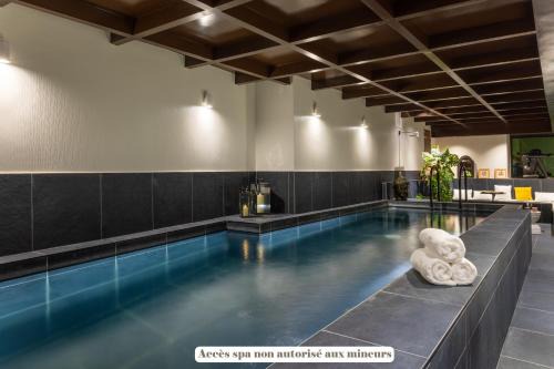 Hôtel & SPA Le Chêne Vert in Brive-la-Gaillarde