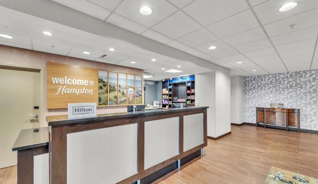 Hampton Inn & Suites Kenosha Pleasant Prairie