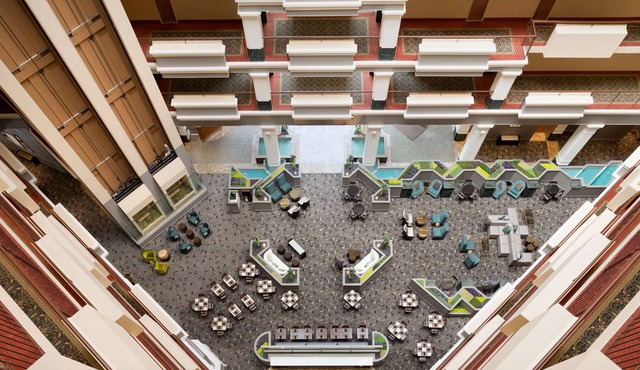 Hilton Chicago/Oak Brook Suites