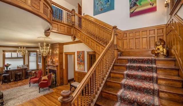 Historic 7BR Mansion Near Lakefront/Brady/Downtown