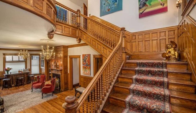 Historic 7BR Mansion Near Lakefront/Brady/Downtown