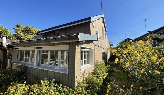 Historic Home in Tours with Garden and WIFI Included