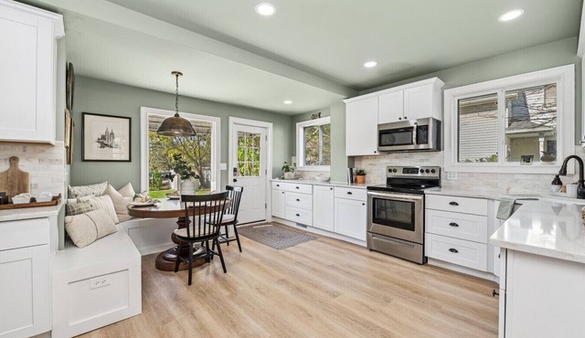 Historic Lake Geneva Home | Walk to Lake & Downtown | Sleeps 12