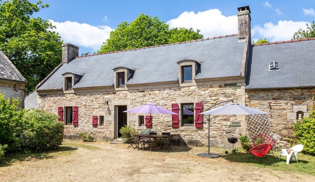 Holiday Home 'Charme Armorine' with Private Garden