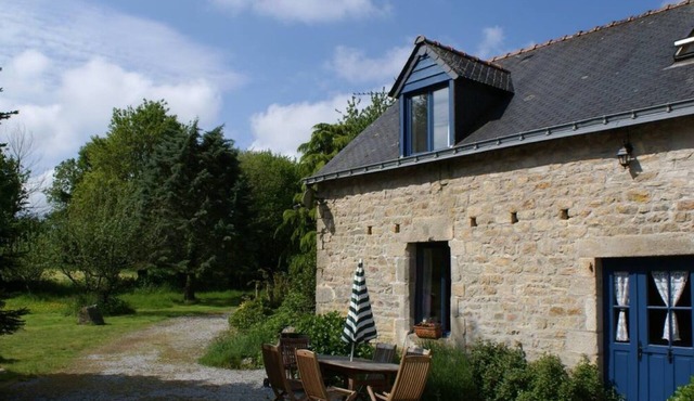Holiday Home 'Topaze - Gîtes De Kerlividic' with Shared Pool, Shared Garden and Wi-Fi