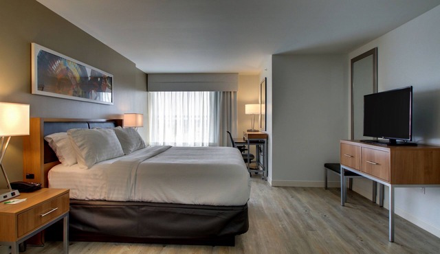 Holiday Inn & Suites Peoria At Grand Prairie by IHG