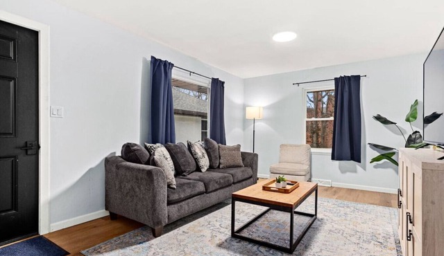 Home Suite Home-G: Minutes to Downtown & P Heights