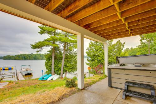 Hot Tub + Games! Lakefront Traverse City Retreat