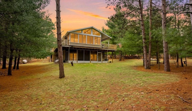 Hot Tub + Sauna + Game Room + Fire Pit | Sleeps 12, Near Downtown Dells