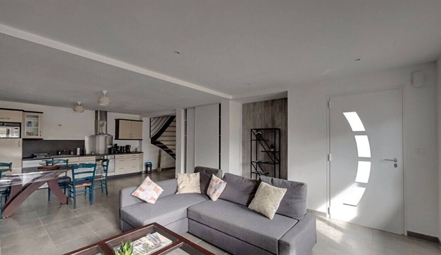 House in peaceful village 10 minutes from beaches