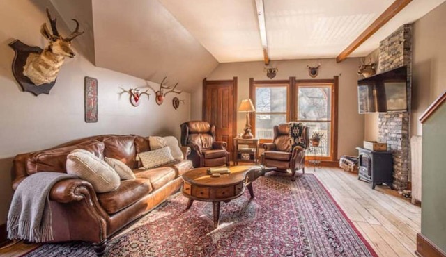 Huge Milwaukee Loft Near Shops & Dining + Parking