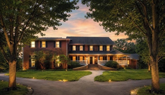 Indoor Pool Retreat + Game Room- The Ultimate Family Getaway