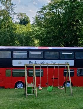 insolite bus anglais le Buckinghambus in Saint-Philbert-sur-Risle