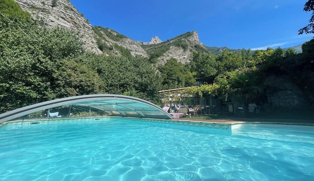 Into the wild: Charming house, surrounded by nature, large private pool.