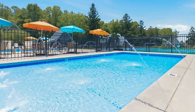 Juniper Presents: Chalet #36 Lake View Chalet & Resort Amenities
