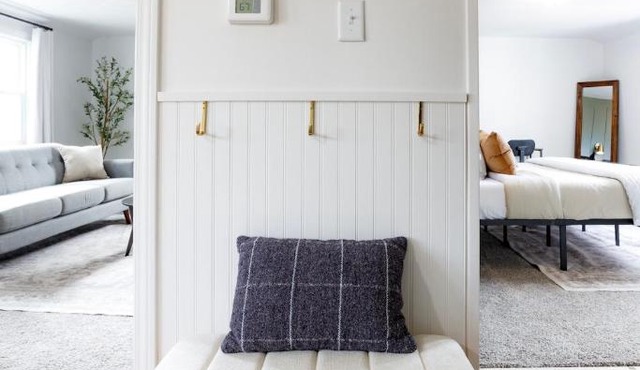 King Bed, Work Desk, Near Hwy, Laundry Room Access