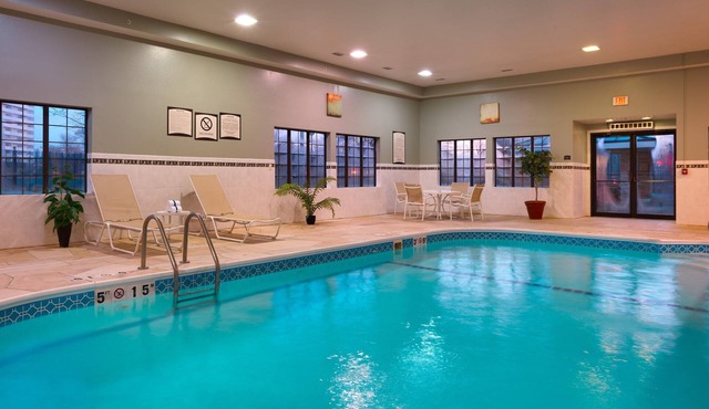 King Suite. Free Breakfast. Pool & Hot Tub. Great for Business Travelers!