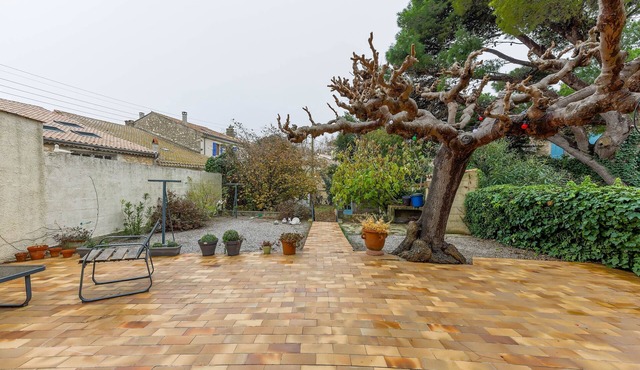 L'Oppidum - Three Bedroom House, Sleeps 8