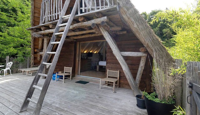 La Cabane Java – Romantic getaway in nature with private spa, terrace, and activities