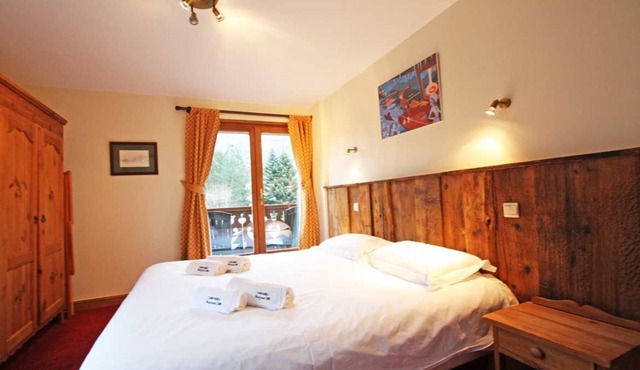 La Ferme des Praz appt - an apartment that sleeps 8 guests in 4 bedrooms